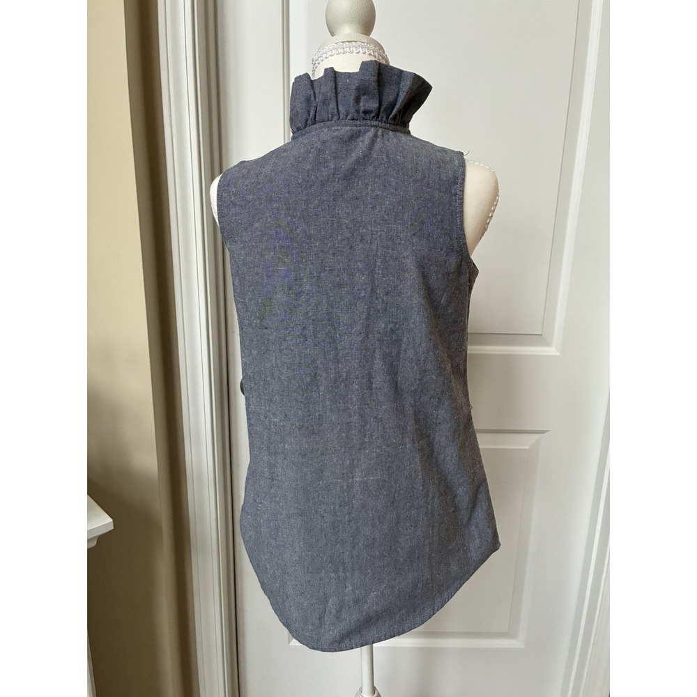 Mud Pie ladies Sleeveless Ruffle Collar Chambray Blouse XS , denim in color - Picture 3 of 16